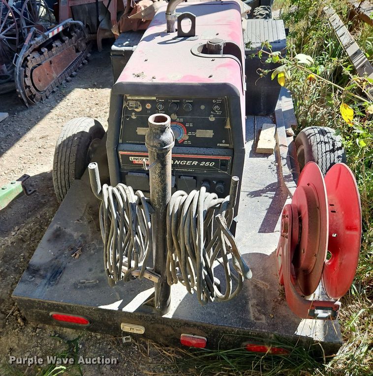 image for item LM9227 Lincoln Ranger 250  welder with trailer