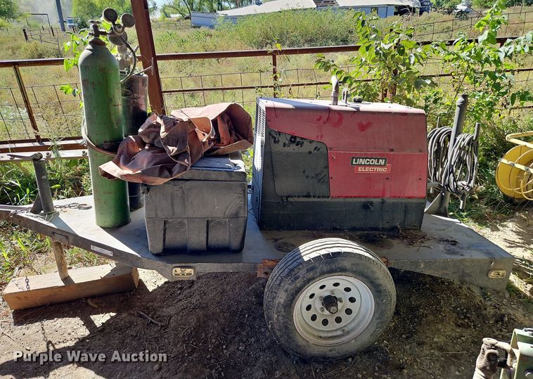 image for item LM9227 Lincoln Ranger 250  welder with trailer