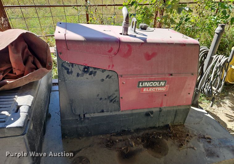 image for item LM9227 Lincoln Ranger 250  welder with trailer