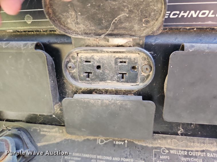 image for item LM9227 Lincoln Ranger 250  welder with trailer