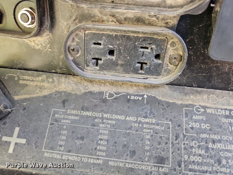 image for item LM9227 Lincoln Ranger 250  welder with trailer