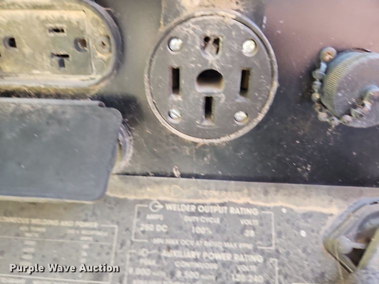 image for item LM9227 Lincoln Ranger 250  welder with trailer