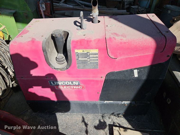 image for item LM9227 Lincoln Ranger 250  welder with trailer