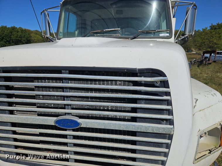 image for item LM9228 1996 Ford Aeromax L9000  dump truck