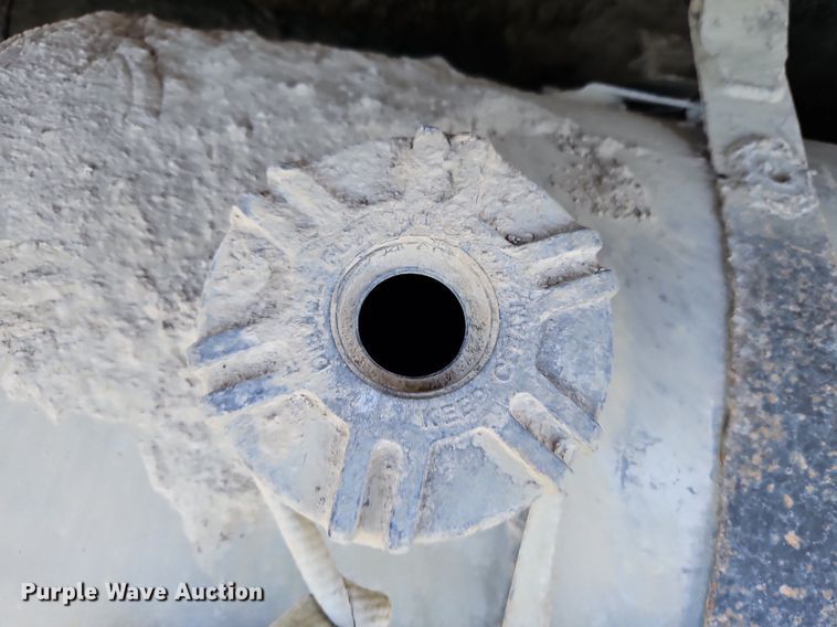 image for item LM9228 1996 Ford Aeromax L9000  dump truck