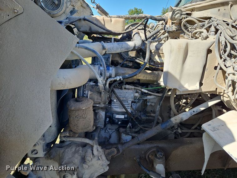 image for item LM9228 1996 Ford Aeromax L9000  dump truck