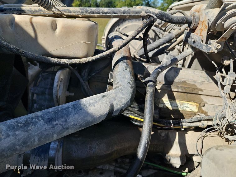 image for item LM9228 1996 Ford Aeromax L9000  dump truck