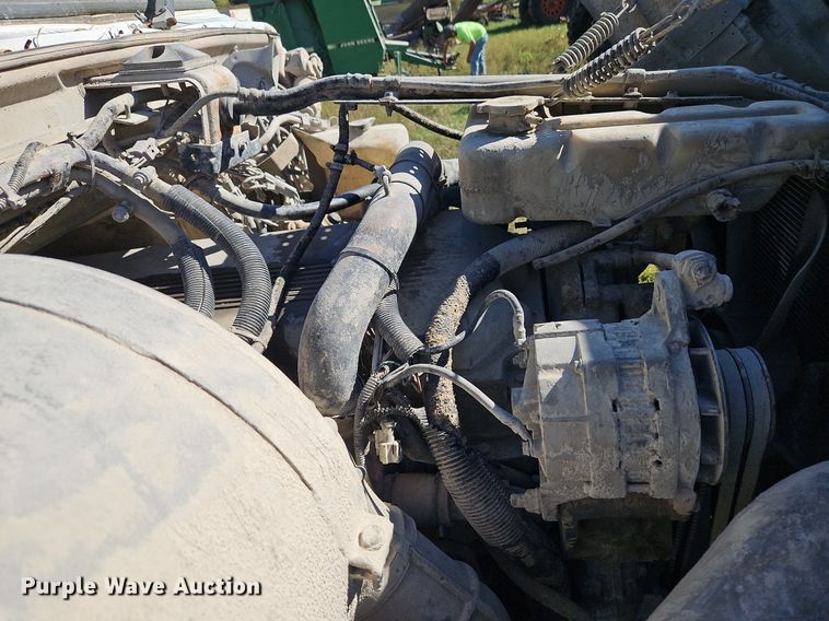 image for item LM9228 1996 Ford Aeromax L9000  dump truck