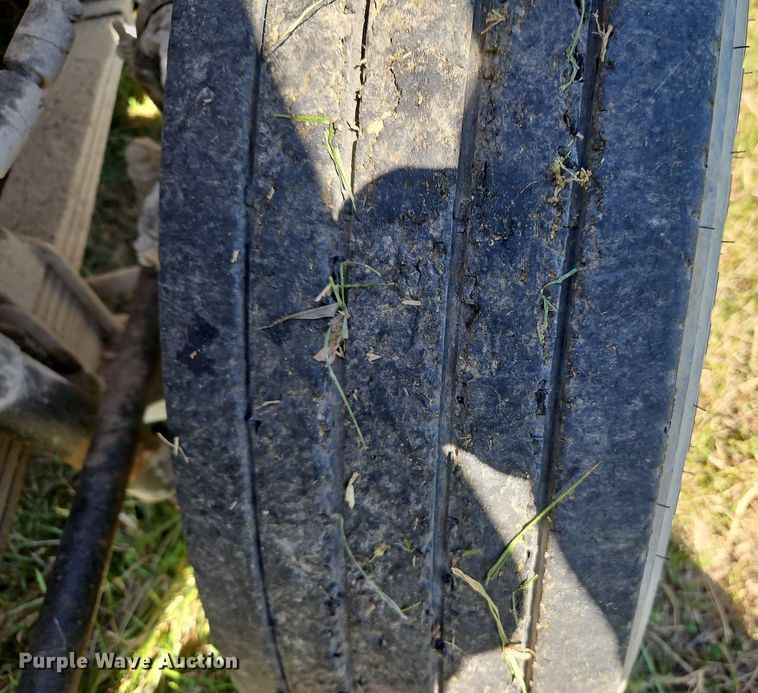 image for item LM9228 1996 Ford Aeromax L9000  dump truck