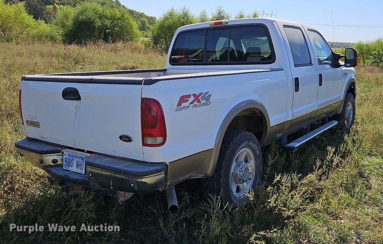 image for item LM9229 2005 Ford F250 Super Duty Lariat  Crew Cab pickup truck