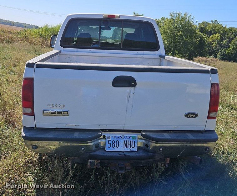 image for item LM9229 2005 Ford F250 Super Duty Lariat  Crew Cab pickup truck