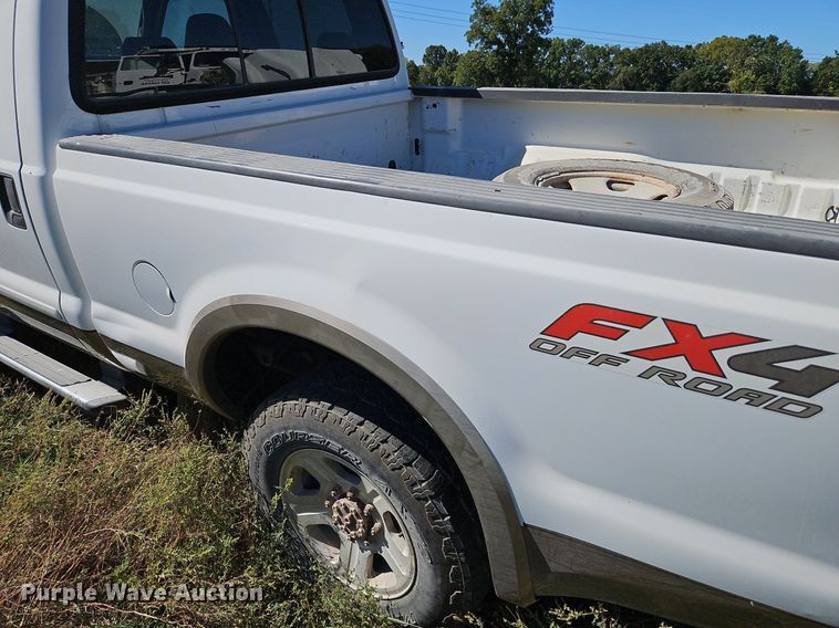 image for item LM9229 2005 Ford F250 Super Duty Lariat  Crew Cab pickup truck