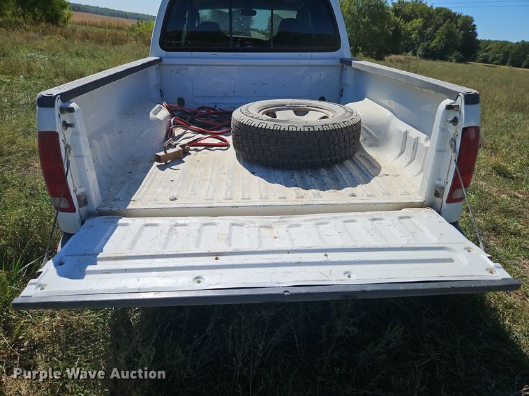 image for item LM9229 2005 Ford F250 Super Duty Lariat  Crew Cab pickup truck