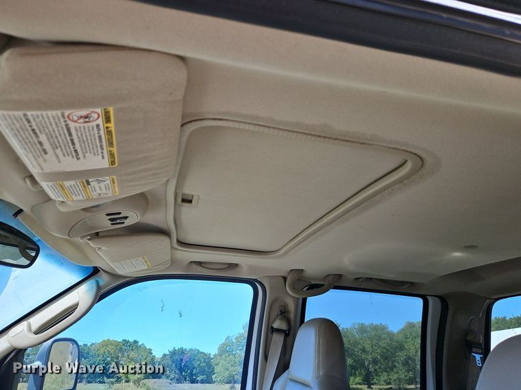 image for item LM9229 2005 Ford F250 Super Duty Lariat  Crew Cab pickup truck