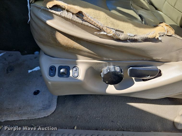 image for item LM9229 2005 Ford F250 Super Duty Lariat  Crew Cab pickup truck