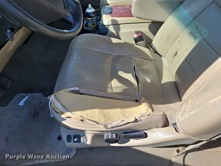 image for item LM9229 2005 Ford F250 Super Duty Lariat  Crew Cab pickup truck