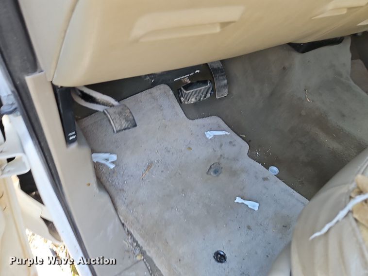 image for item LM9229 2005 Ford F250 Super Duty Lariat  Crew Cab pickup truck