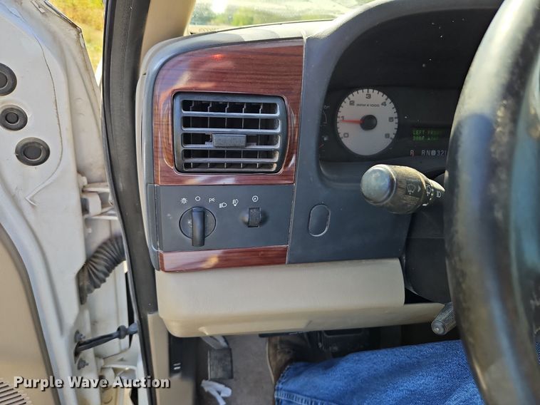 image for item LM9229 2005 Ford F250 Super Duty Lariat  Crew Cab pickup truck