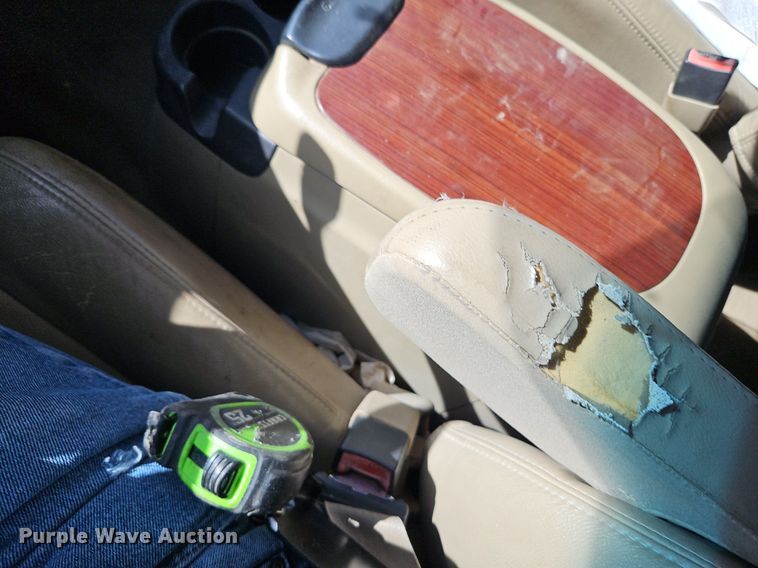 image for item LM9229 2005 Ford F250 Super Duty Lariat  Crew Cab pickup truck