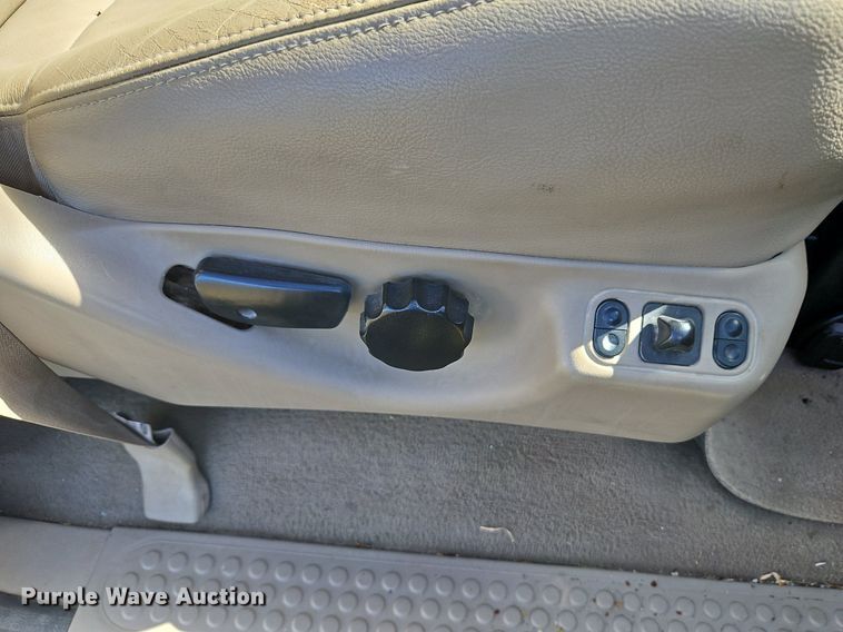 image for item LM9229 2005 Ford F250 Super Duty Lariat  Crew Cab pickup truck