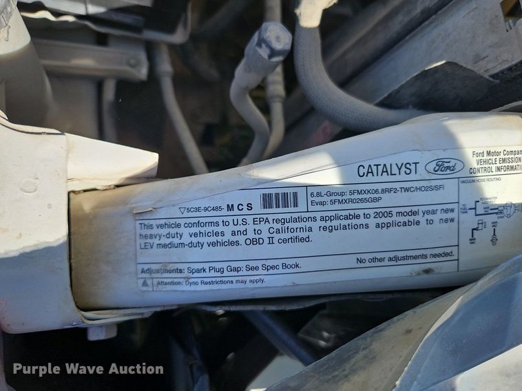 image for item LM9229 2005 Ford F250 Super Duty Lariat  Crew Cab pickup truck