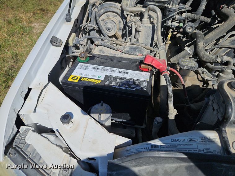 image for item LM9229 2005 Ford F250 Super Duty Lariat  Crew Cab pickup truck