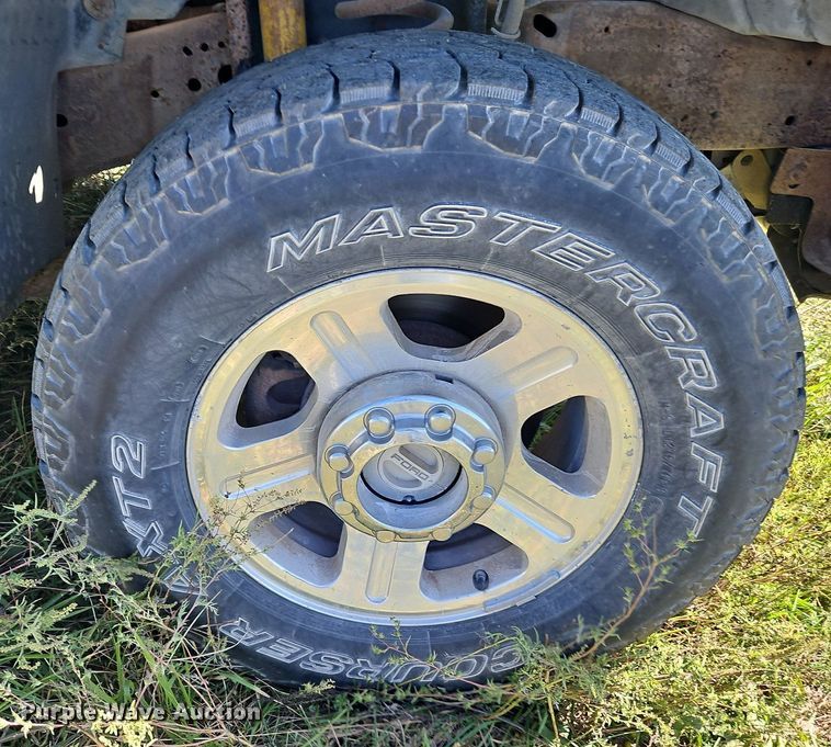 image for item LM9229 2005 Ford F250 Super Duty Lariat  Crew Cab pickup truck