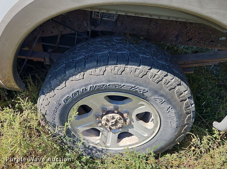 image for item LM9229 2005 Ford F250 Super Duty Lariat  Crew Cab pickup truck