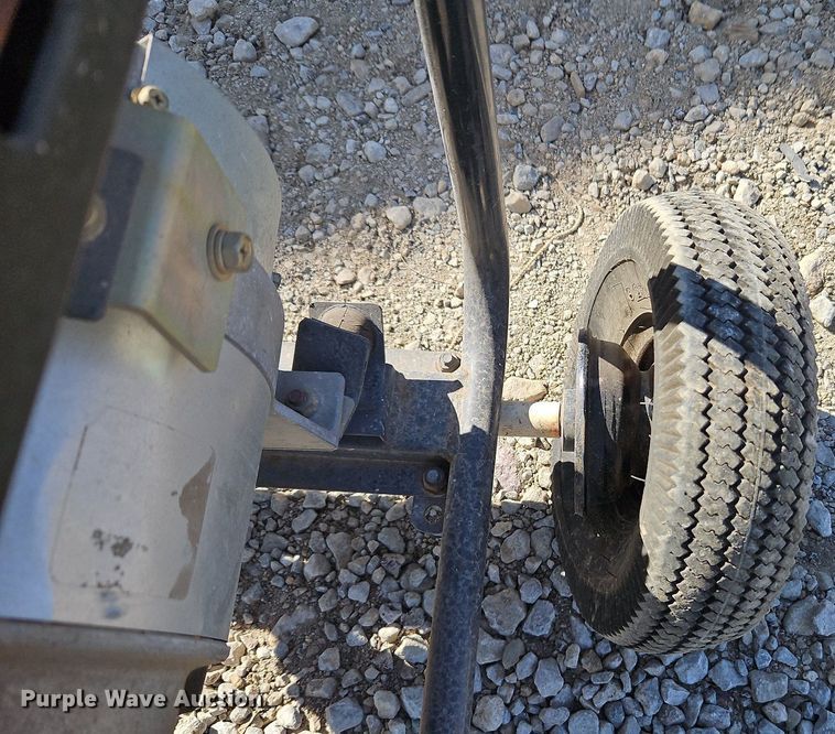 image for item LM9272 Robin RGV6100  generator