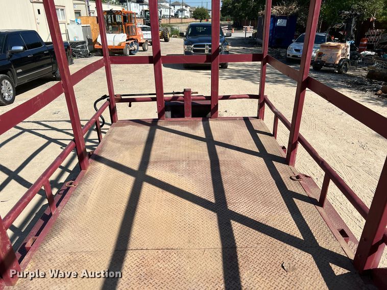 image for item LU9791 2013 Lamar  equipment trailer