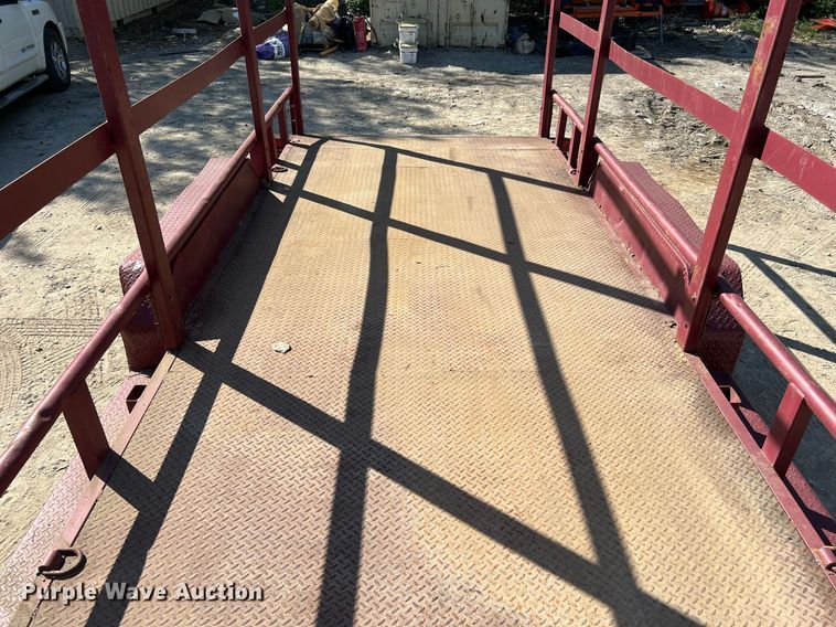 image for item LU9791 2013 Lamar  equipment trailer