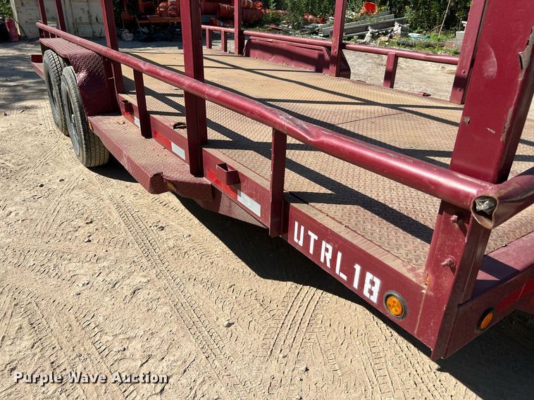image for item LU9791 2013 Lamar  equipment trailer