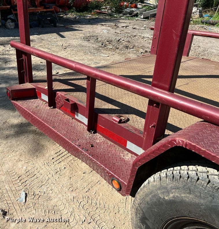 image for item LU9791 2013 Lamar  equipment trailer