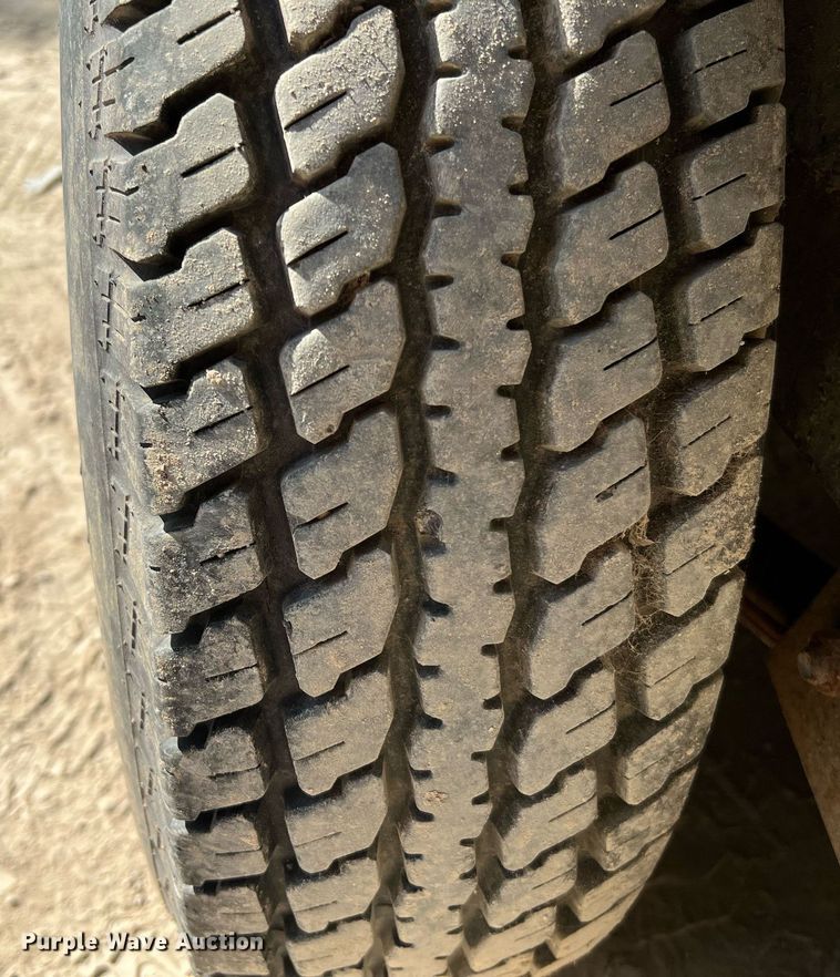 image for item LU9791 2013 Lamar  equipment trailer