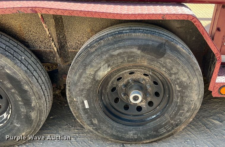 image for item LU9791 2013 Lamar  equipment trailer