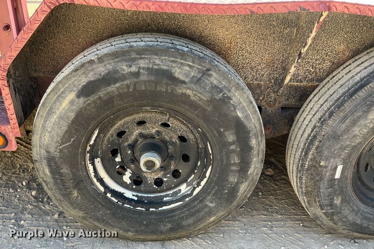 image for item LU9791 2013 Lamar  equipment trailer