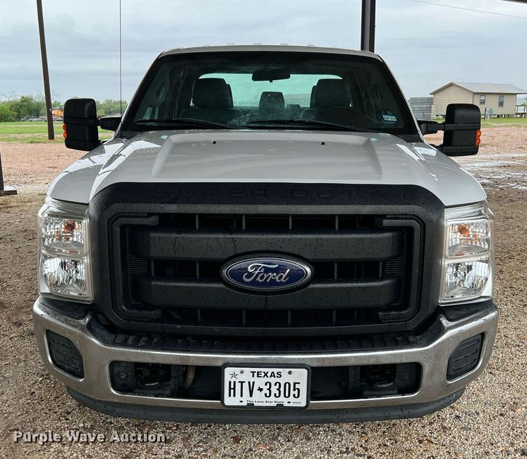 image for item LU9813 2016 Ford F250 Super Duty  Crew Cab pickup truck