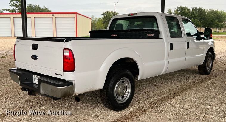 image for item LU9813 2016 Ford F250 Super Duty  Crew Cab pickup truck