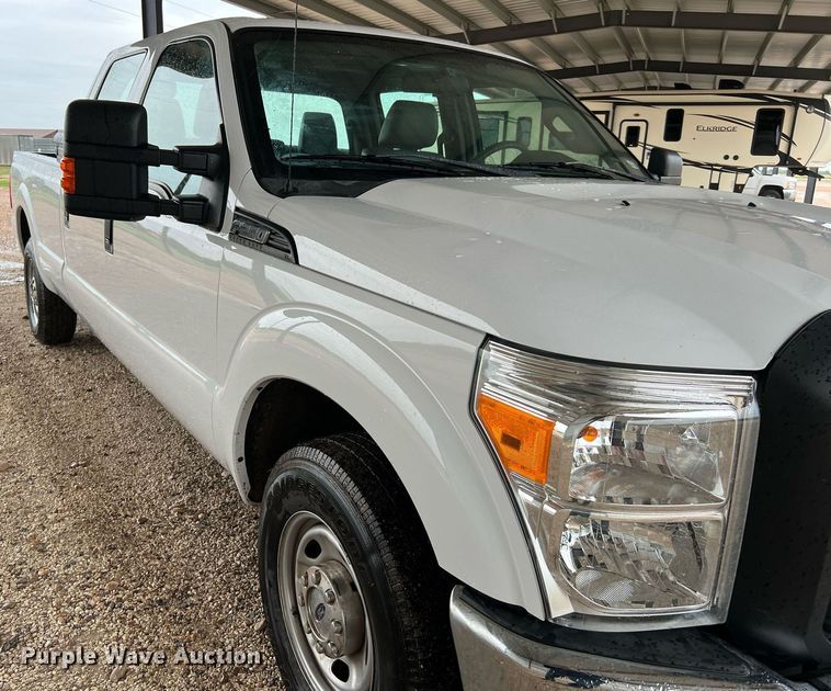 image for item LU9813 2016 Ford F250 Super Duty  Crew Cab pickup truck