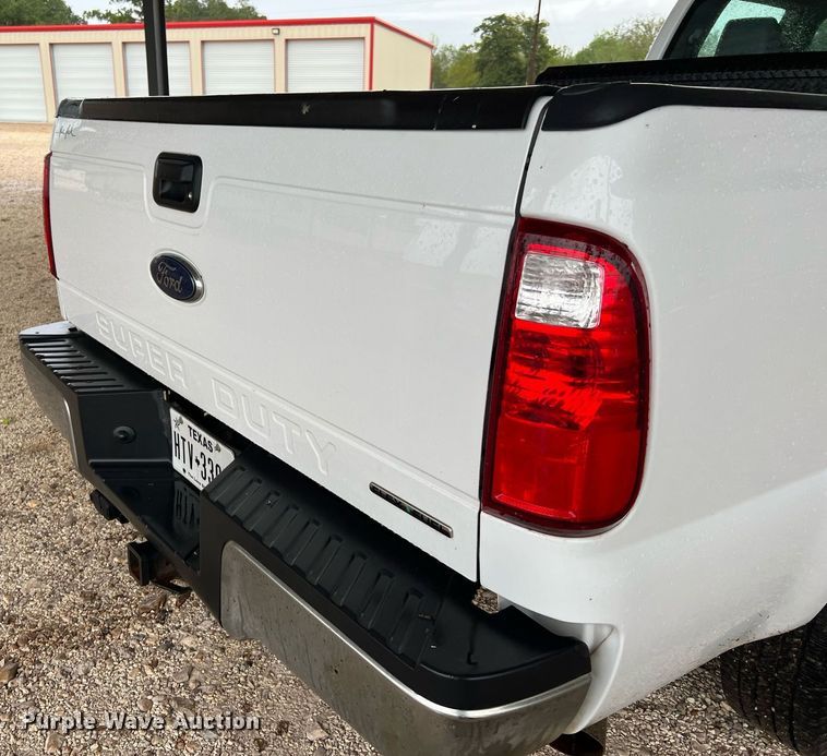 image for item LU9813 2016 Ford F250 Super Duty  Crew Cab pickup truck