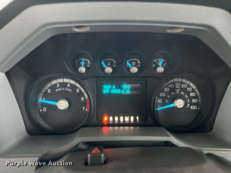 image for item LU9813 2016 Ford F250 Super Duty  Crew Cab pickup truck