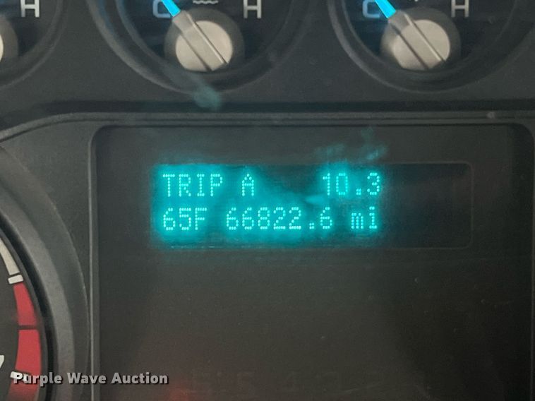 image for item LU9813 2016 Ford F250 Super Duty  Crew Cab pickup truck