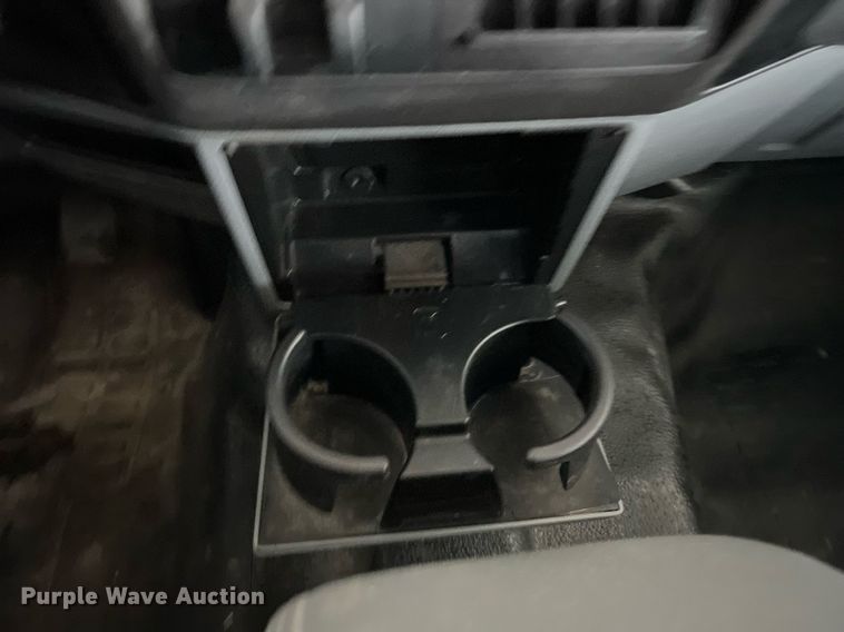 image for item LU9813 2016 Ford F250 Super Duty  Crew Cab pickup truck