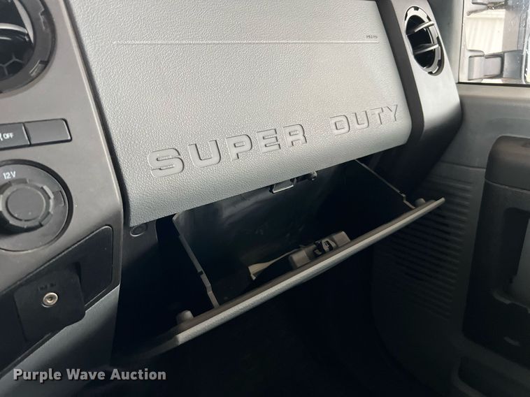 image for item LU9813 2016 Ford F250 Super Duty  Crew Cab pickup truck