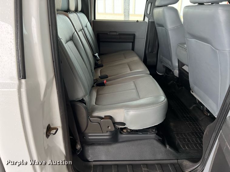 image for item LU9813 2016 Ford F250 Super Duty  Crew Cab pickup truck