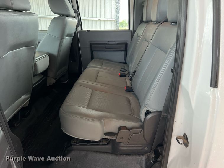 image for item LU9813 2016 Ford F250 Super Duty  Crew Cab pickup truck