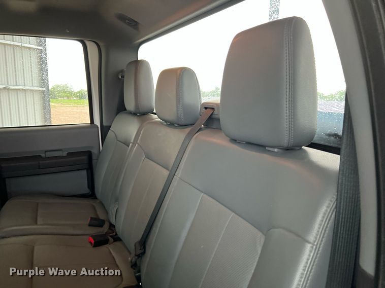 image for item LU9813 2016 Ford F250 Super Duty  Crew Cab pickup truck