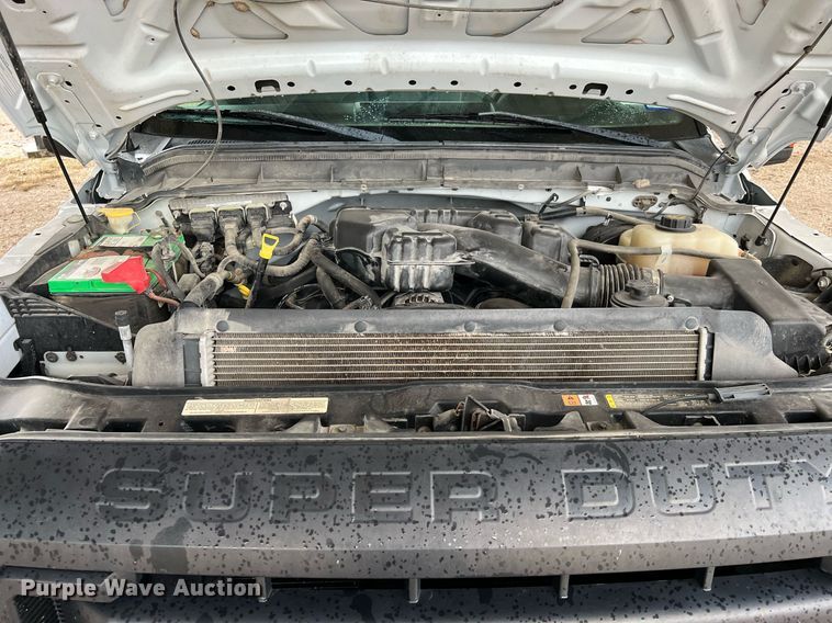 image for item LU9813 2016 Ford F250 Super Duty  Crew Cab pickup truck