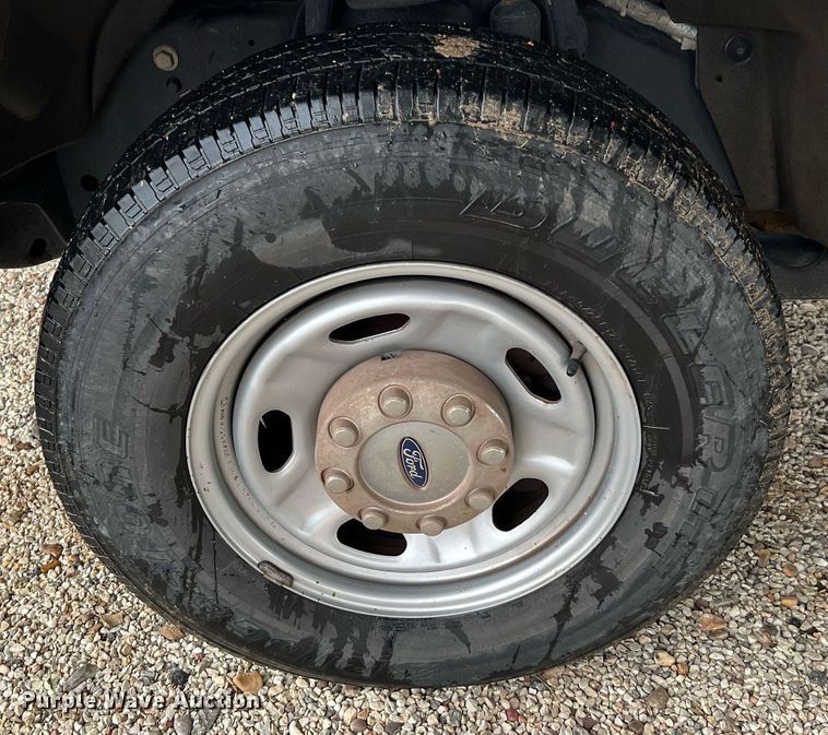 image for item LU9813 2016 Ford F250 Super Duty  Crew Cab pickup truck