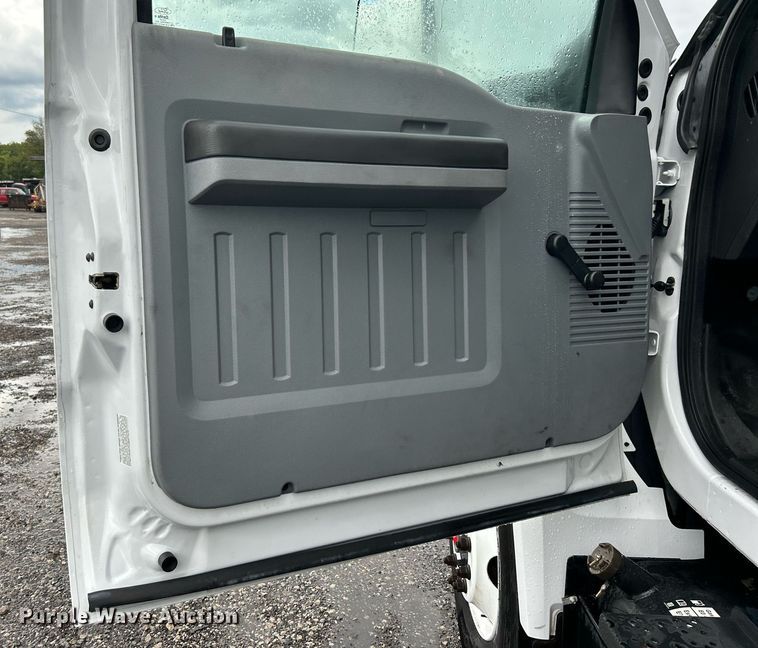 image for item LV9091 2016 Ford F650 Super Duty  box truck